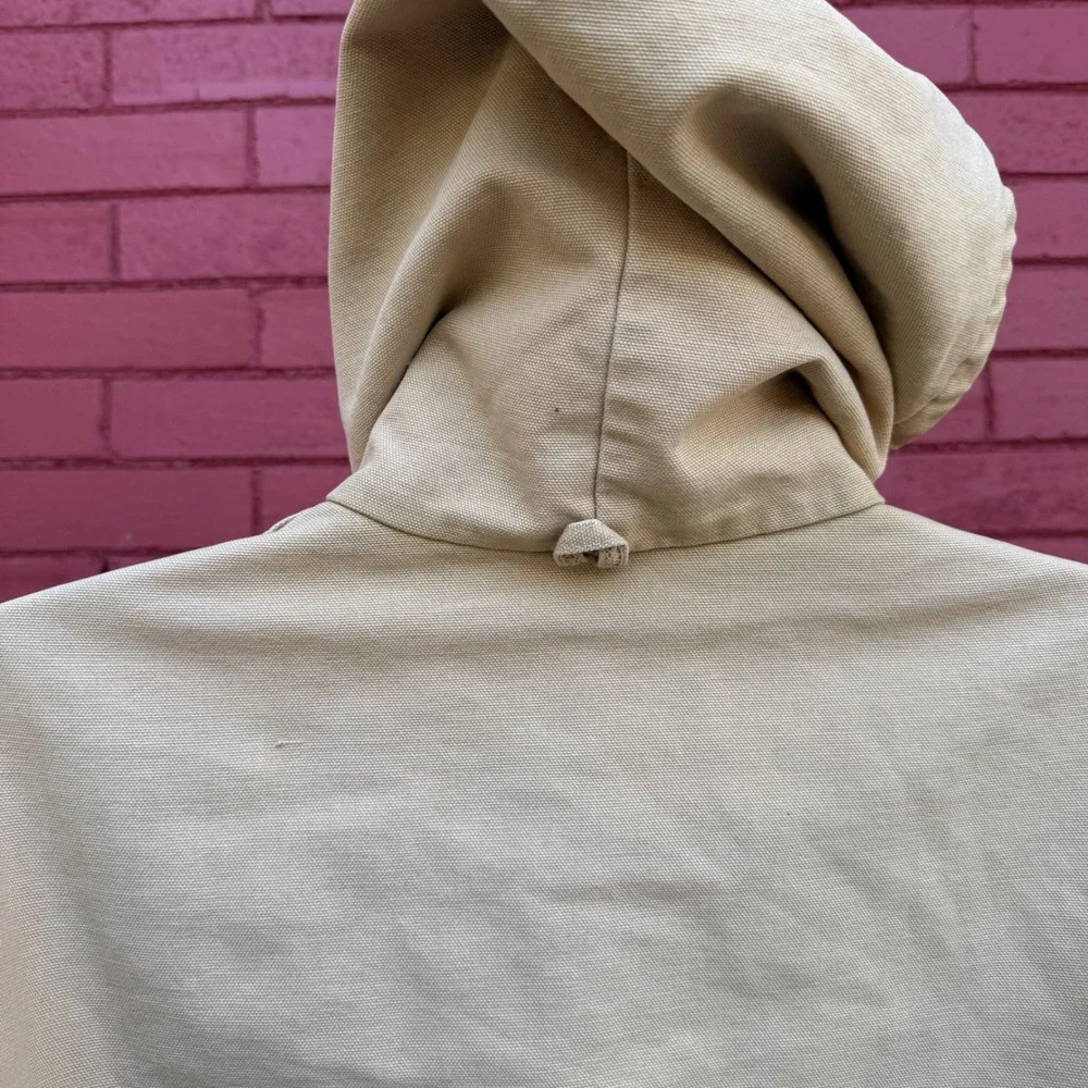 Carhartt jacket has